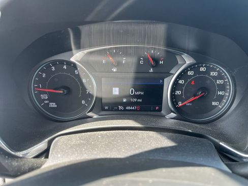 Used 2023 Chevrolet Equinox Premier image 11