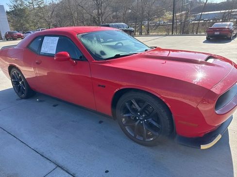 Used 2023 Dodge Challenger R/T w/ Plus Package image 2