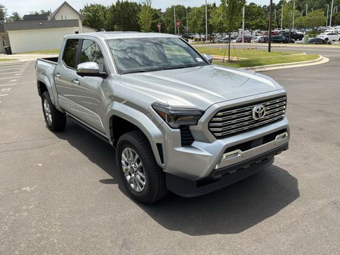 Used 2024 Toyota Tacoma Limited w/ Limited Package (LT) AWD/4WD image 2