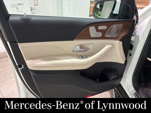 Used 2026 Mercedes-Benz GLE 580 4MATIC image 7