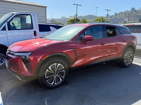 Used 2024 Chevrolet Blazer EV LT AWD/4WD image 2