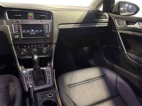 Used 2017 Volkswagen Golf Alltrack SE image 11