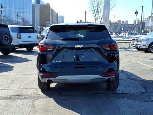 Used 2024 Chevrolet Blazer LT w/ Driver Confidence Package image 5