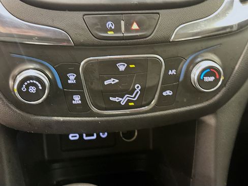 Used 2022 Chevrolet Equinox LT AWD/4WD image 24