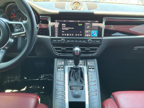 Used 2019 Porsche Macan AWD/4WD image 15