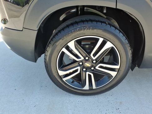 Used 2024 Chevrolet TrailBlazer LT w/ LT Cold Weather Package FWD image 6