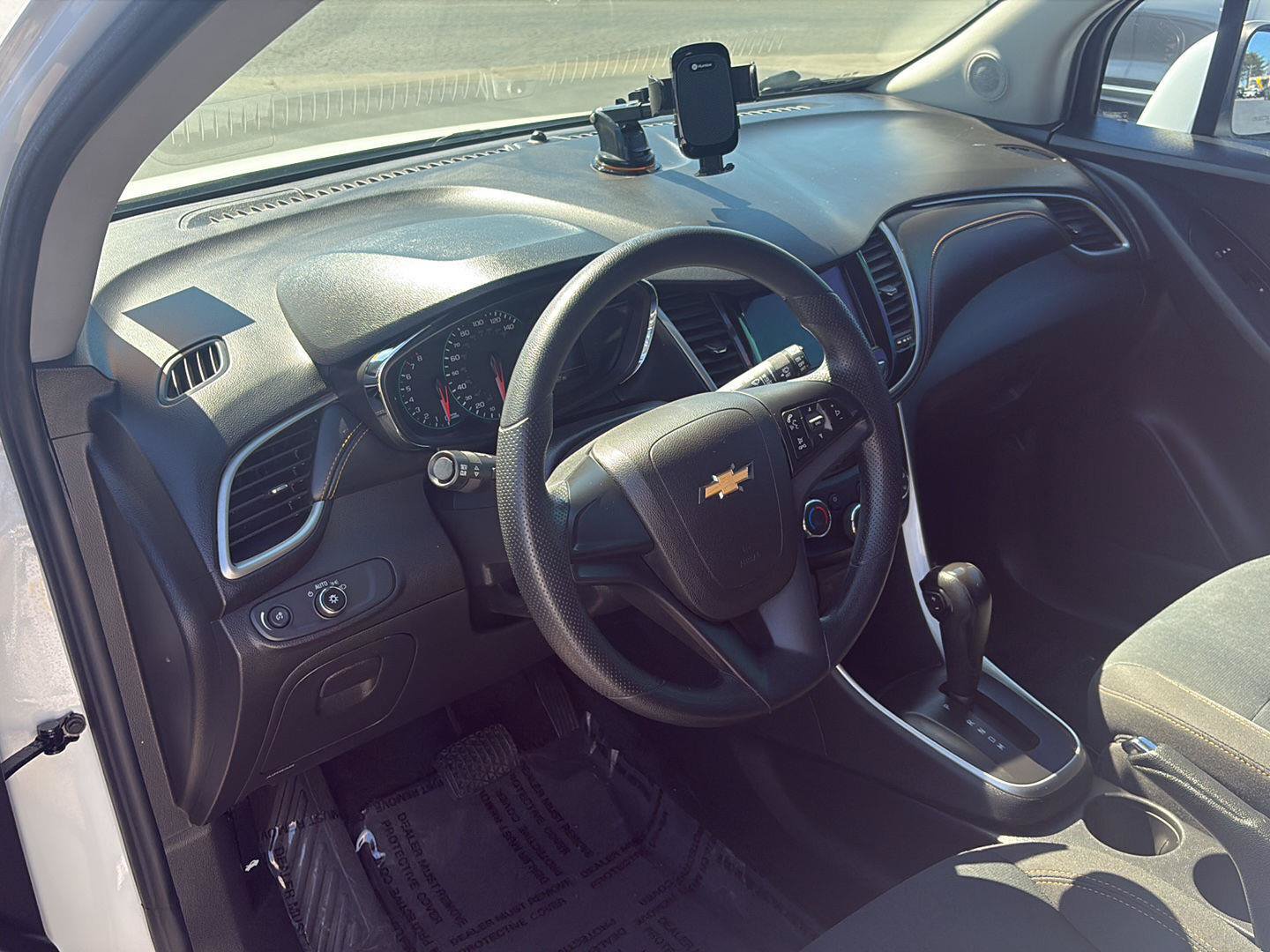 Used 2018 Chevrolet Trax LS FWD image 15
