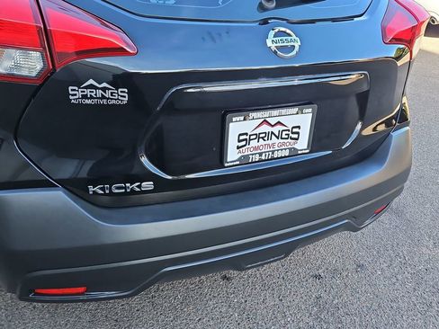 Used 2019 Nissan Kicks S image 20