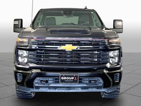 Used 2024 Chevrolet Silverado 2500 Custom w/ Custom Convenience Package AWD/4WD image 4