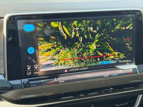 Used 2024 Volkswagen Atlas SE FWD image 23