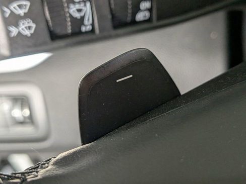 Certified 2025 GMC Acadia Elevation AWD/4WD image 23