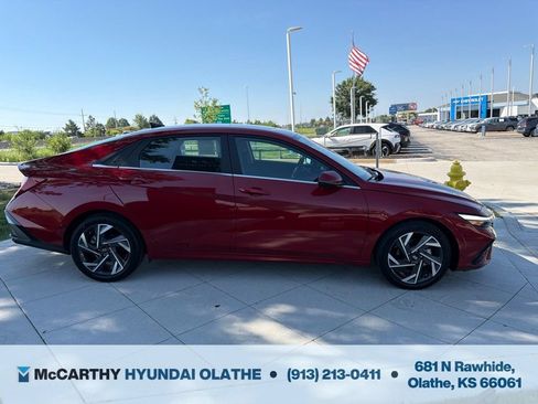 Certified 2024 Hyundai Elantra Limited FWD image 16
