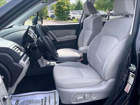 Used 2014 Subaru Forester 2.5i Premium w/ All-Weather Package AWD/4WD image 28