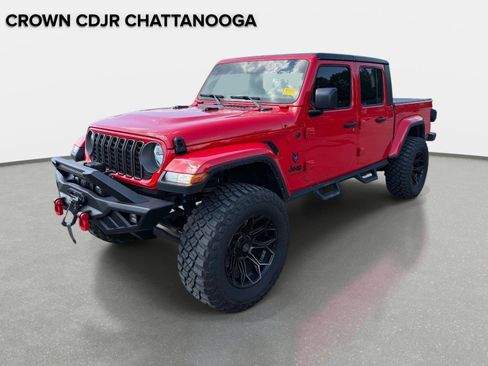 Used 2024 Jeep Gladiator Sport AWD/4WD image 1