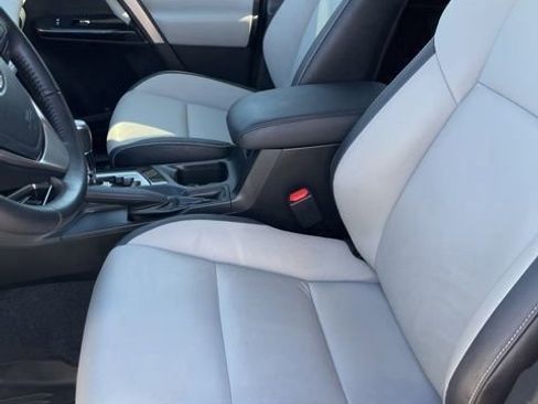 Used 2018 Toyota RAV4 Limited w/ Advanced Technology Package image 12