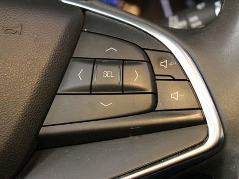 Used 2018 Cadillac XT5 Luxury w/ Driver Awareness Package AWD/4WD image 25