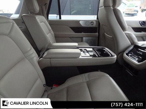 Used 2021 Lincoln Navigator L Reserve w/ Luxury Package image 9