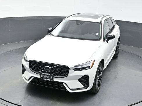 Used 2024 Volvo XC60 B5 Plus image 35