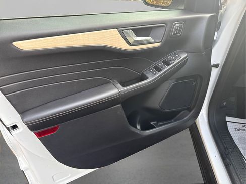 Used 2021 Ford Escape Titanium w/ Titanium Elite Package image 26