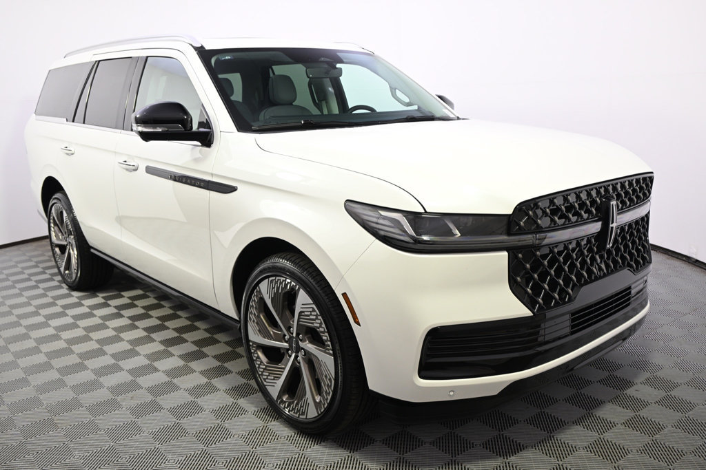 New 2026 Lincoln Navigator Black Label AWD/4WD image 8