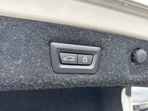 Used 2023 BMW 540i xDrive w/ M Sport Package image 35