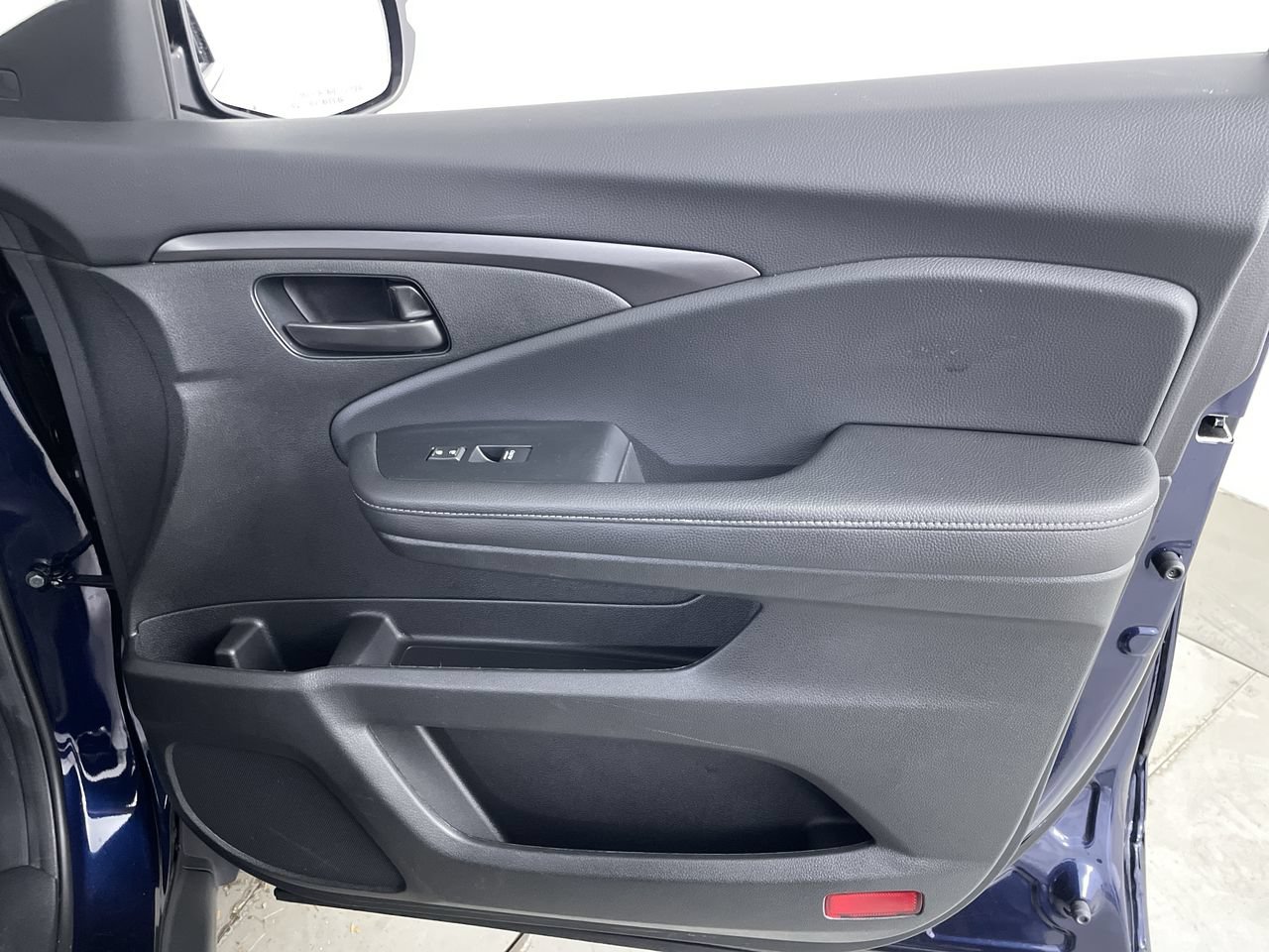 Used 2023 Honda Passport EX-L image 25