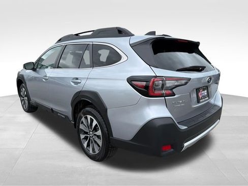 Certified 2025 Subaru Outback Limited AWD/4WD image 5