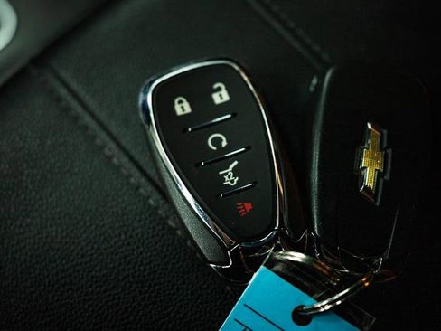 Used 2023 Chevrolet Traverse LT image 23