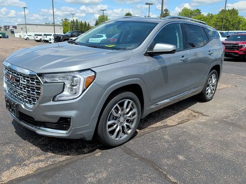 Used 2023 GMC Terrain Denali AWD/4WD image 2