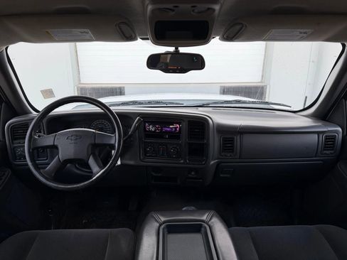 Used 2006 Chevrolet Silverado 1500 LT w/ Light Duty Power Package image 16