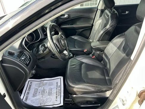Used 2018 Jeep Compass Limited AWD/4WD image 11