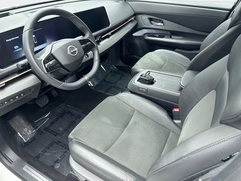 Used 2024 Nissan Ariya AWD image 10