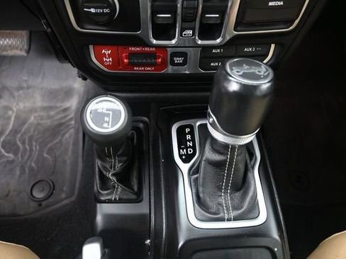 Used 2018 Jeep Wrangler Unlimited Rubicon AWD/4WD image 28