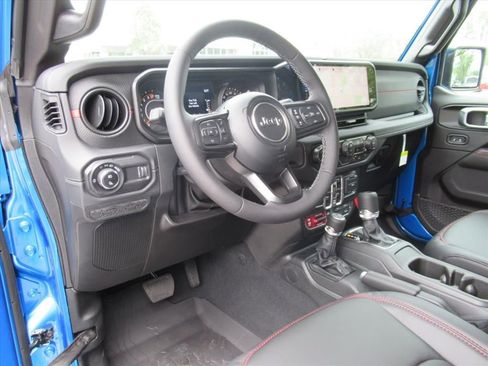 New 2026 Jeep Gladiator Rubicon AWD/4WD image 17