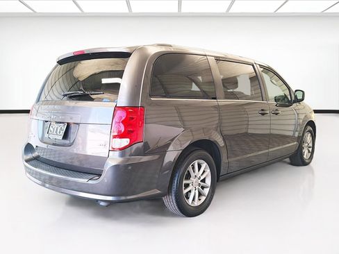 Used 2020 Dodge Grand Caravan SXT FWD image 4