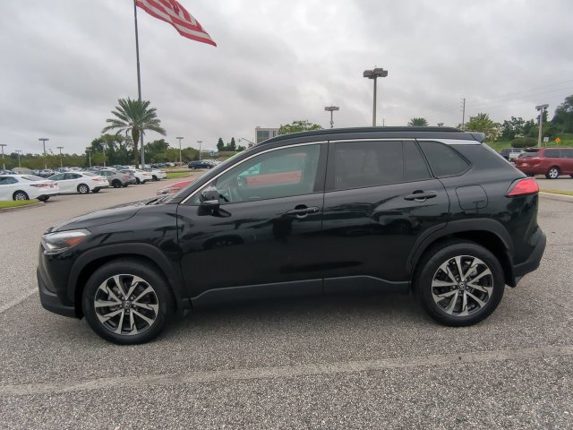 Certified 2023 Toyota Corolla Cross XLE w/ Convenience Package FWD image 7
