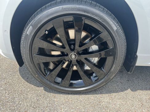 New 2025 Land Rover Range Rover Sport Dynamic SE image 9