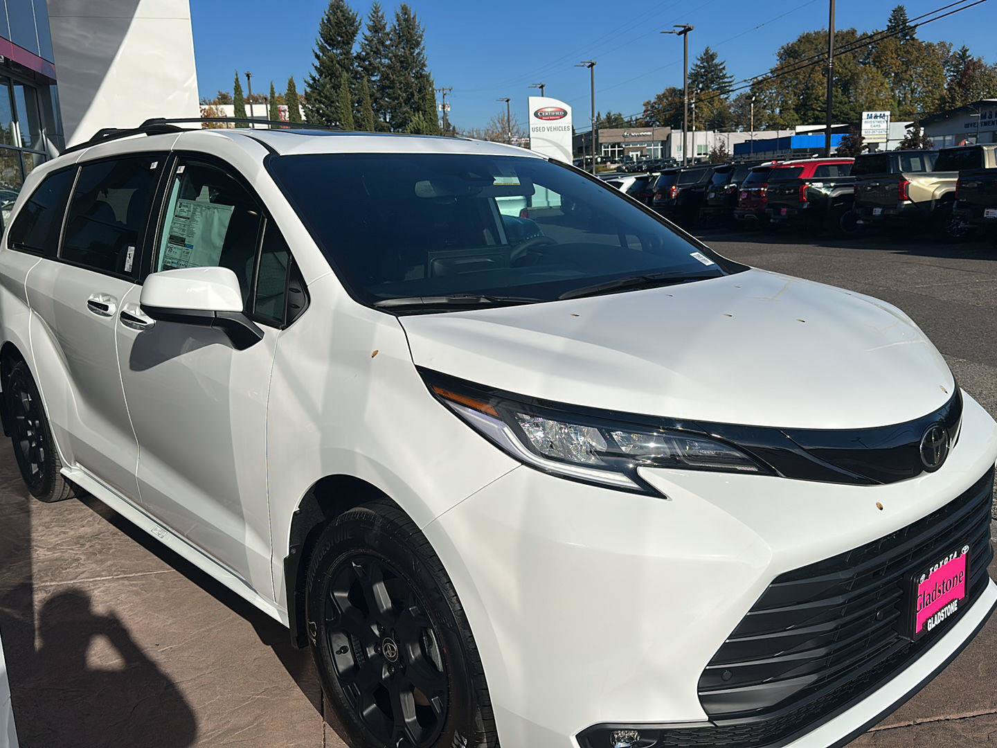 New 2026 Toyota Sienna XLE Woodland Edition AWD/4WD image 4