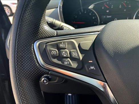 Used 2023 Chevrolet Equinox LT image 11