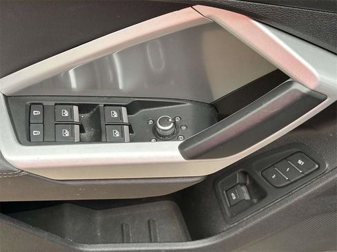 Used 2022 Audi Q3 2.0T Premium image 12