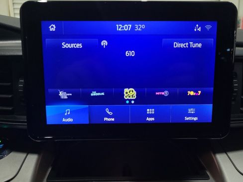 Used 2020 Ford Explorer XLT w/ Comfort Package image 25