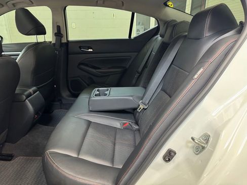 Used 2023 Nissan Altima 2.5 SR w/ SR Premium Package image 15