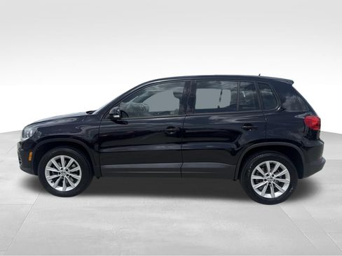 Used 2017 Volkswagen Tiguan Limited w/ Alloy Wheels Package FWD image 8