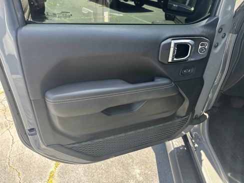 Used 2023 Jeep Wrangler Unlimited Sahara w/ Cold Weather Group AWD/4WD image 12