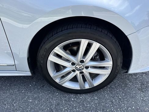 Used 2017 Volkswagen Jetta SEL FWD image 60