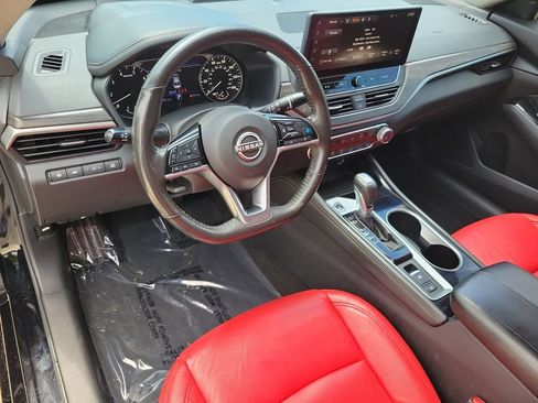 Used 2023 Nissan Altima 2.5 SV w/ SV Premium Package FWD image 25