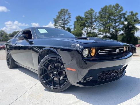 Used 2016 Dodge Challenger SXT w/ Super Sport Group (SS/T) RWD image 1