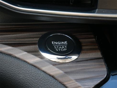 Certified 2023 Ford Explorer Limited w/ Limited Technology Package image 25