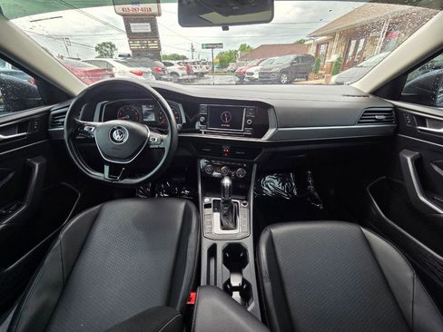 Used 2019 Volkswagen Jetta SE FWD image 18