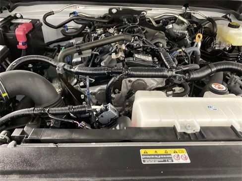 Used 2025 Toyota Tacoma SR image 31